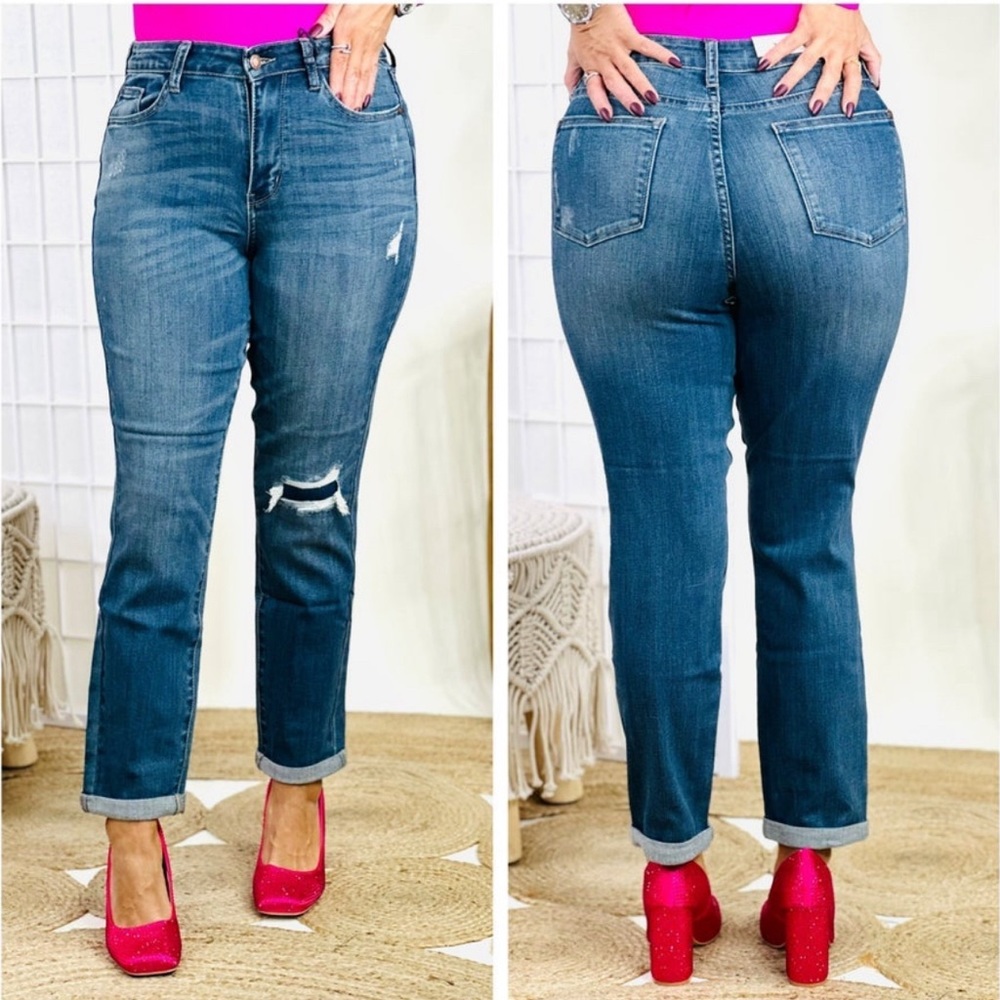 NWT - Judy Blue Dark Wash Boyfriend Fit Patched Distressed Knee Womans 24W